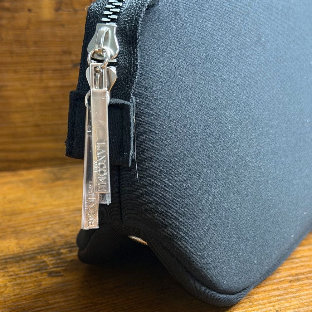 Lancôme Luxury Travel Set 🖤 Cosmetic Bag + Skincare & Lip Samples | NEW - Picture 8 of 10